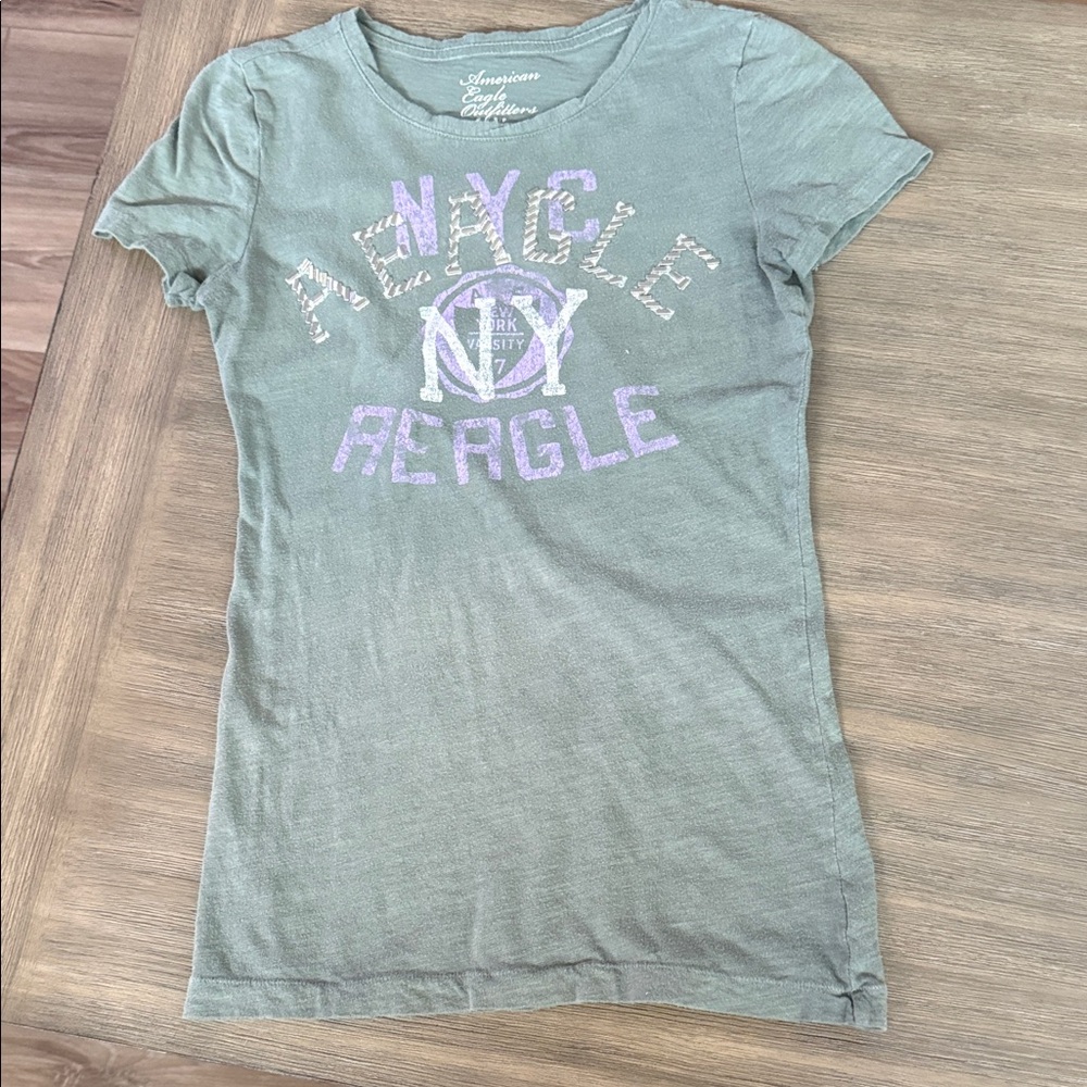 American Eagle Outfitters Olive Graphic Tee